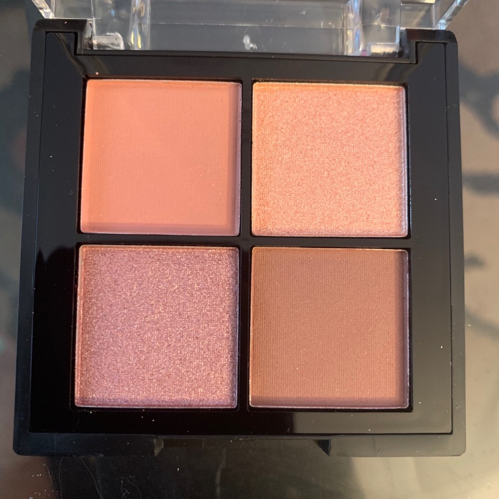 🌺 4/$20 - Illuminati Cosmetics Eyeshadow Palette